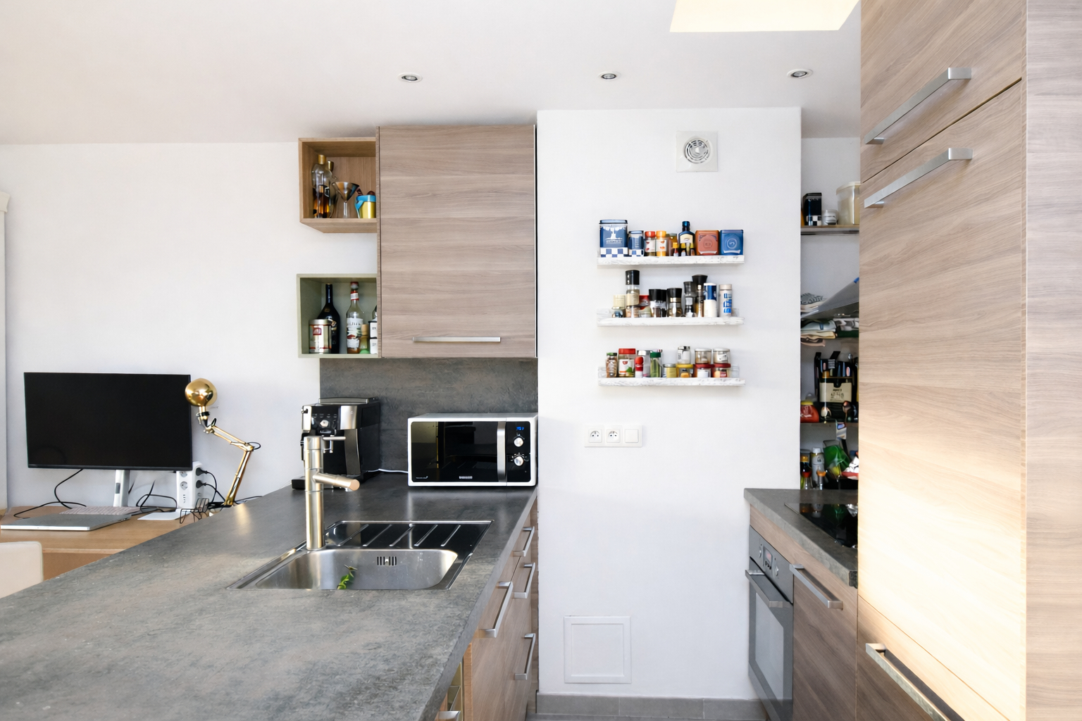 LE VESINET appartement 2 pièces 57 m² au dernier étage avec ascenseur, balcon, cave et parking