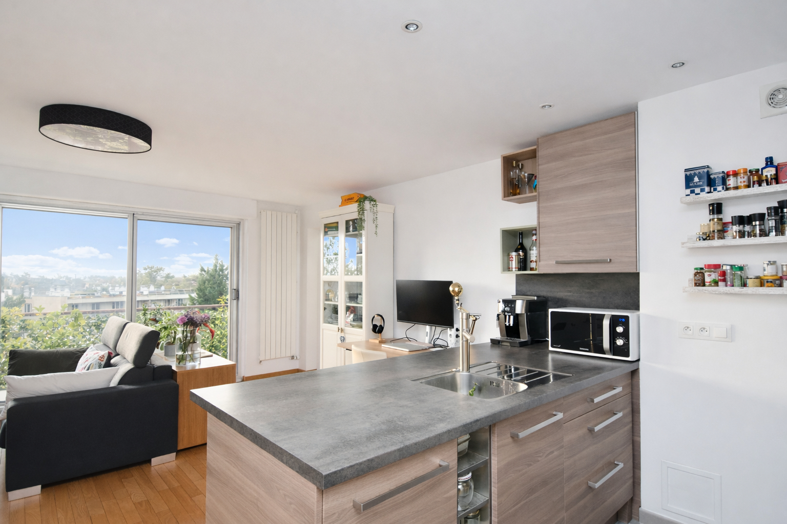 LE VESINET appartement 2 pièces 57 m² au dernier étage avec ascenseur, balcon, cave et parking