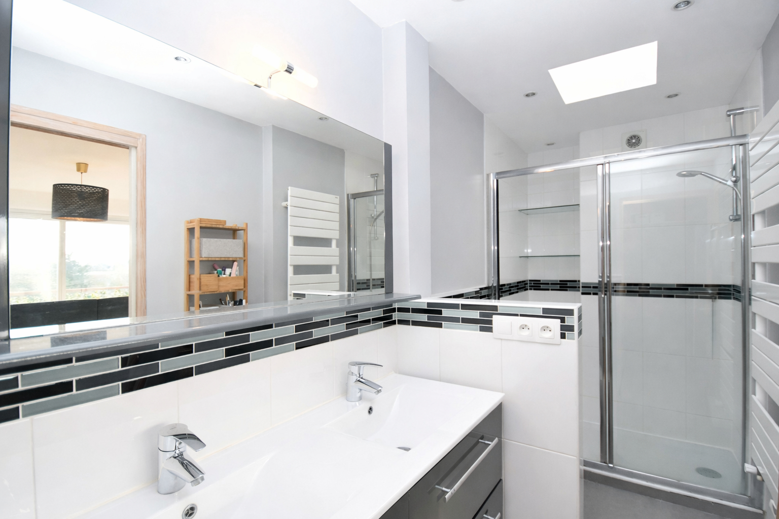 LE VESINET appartement 2 pièces 57 m² au dernier étage avec ascenseur, balcon, cave et parking