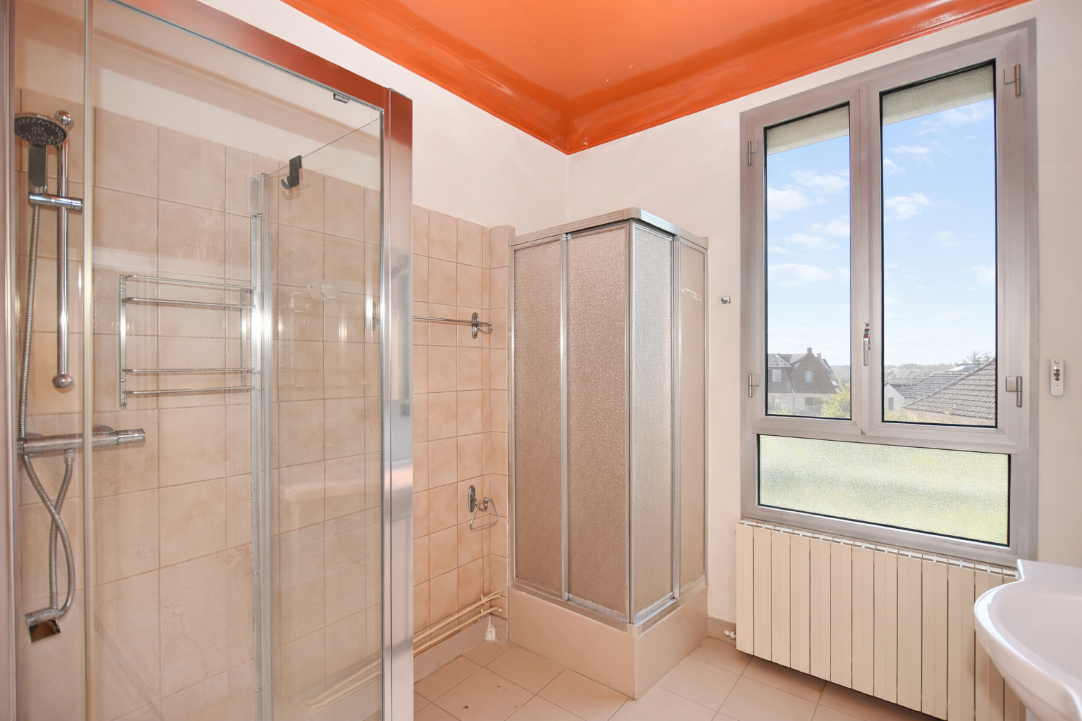 CHATOU – CHARMANTE MAISON – TERRAIN DE 891 m² – POTENTIEL D&rsquo;AGRANDISSEMENT