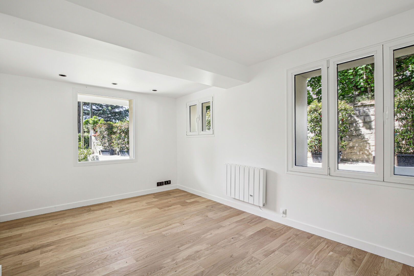 CHATOU QUARTIER BRIMONT – MAISON CONTEMPORAINE DE  261 M2  – ELEGANCE – LUMIERE ET BELLES PRESTATIONS –  12 MN RER