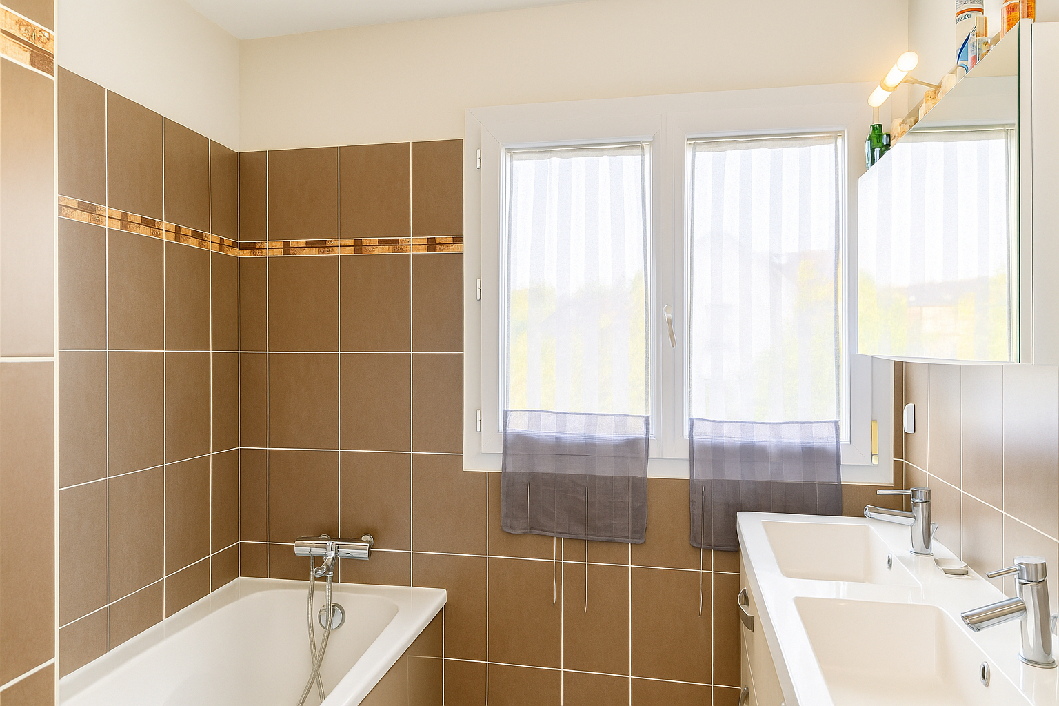 CHATOU – MAISON DE 2010 – 3 CHAMBRES – TERRAIN 186 M² – LUMINEUSE ET CALME – SOUS-SOL TOTAL