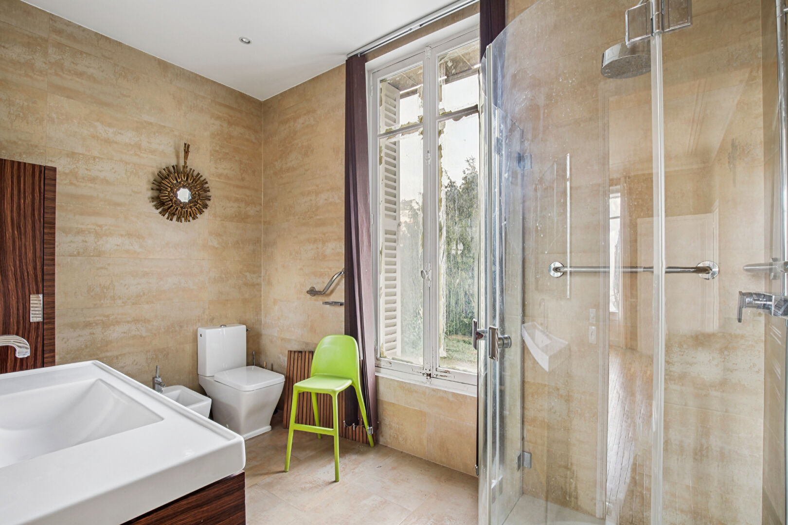 LE VESINET – PROPRIETE DE 232 M² – SALON 66 M²  – 4 CHAMBRES – TERRAIN 1474 M²  – DEPENDANCE AMENAGEE 60 M² –  10 MN RER