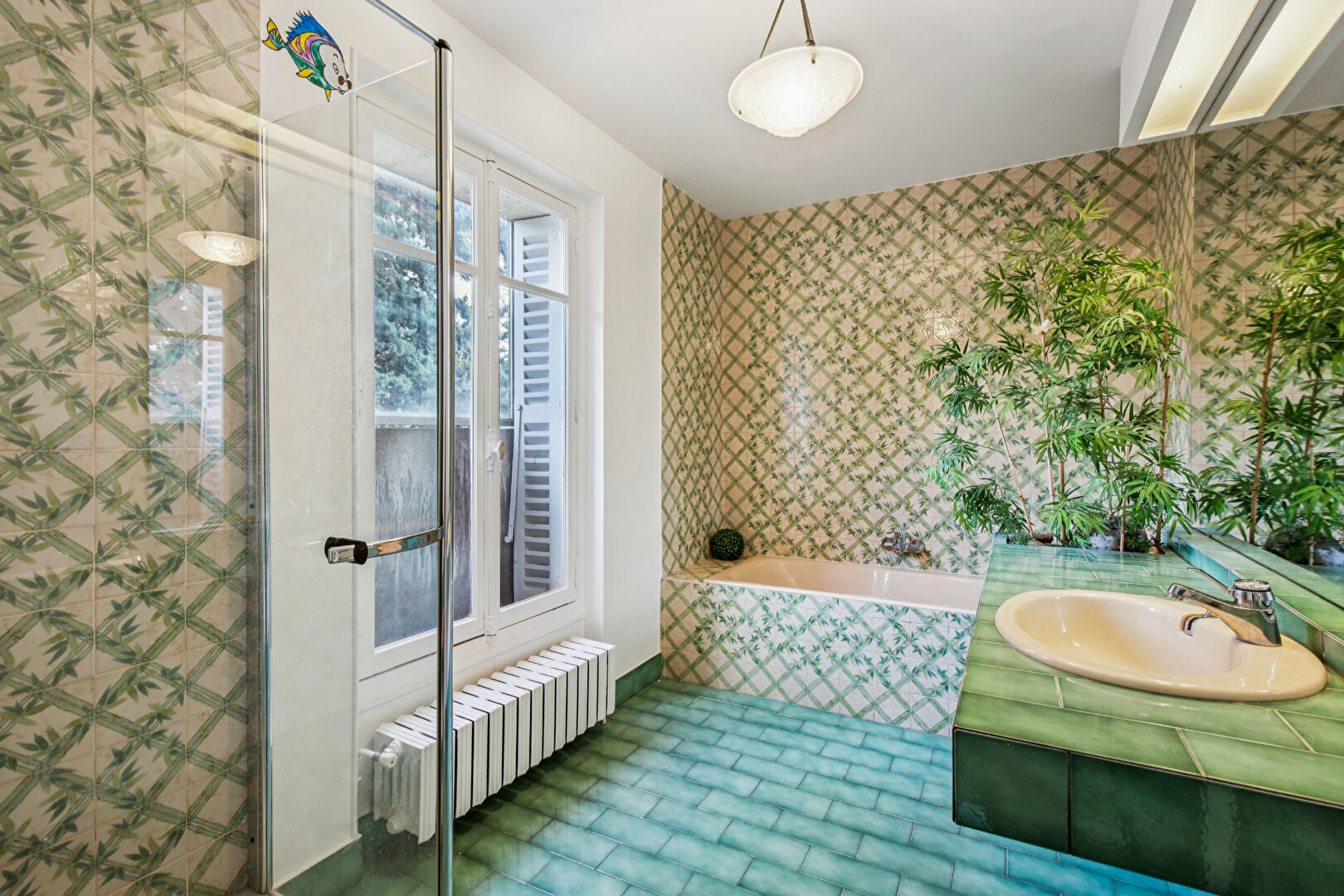 LE VESINET – PROPRIETE DE 232 M² – SALON 66 M²  – 4 CHAMBRES – TERRAIN 1474 M²  – DEPENDANCE AMENAGEE 60 M² –  10 MN RER