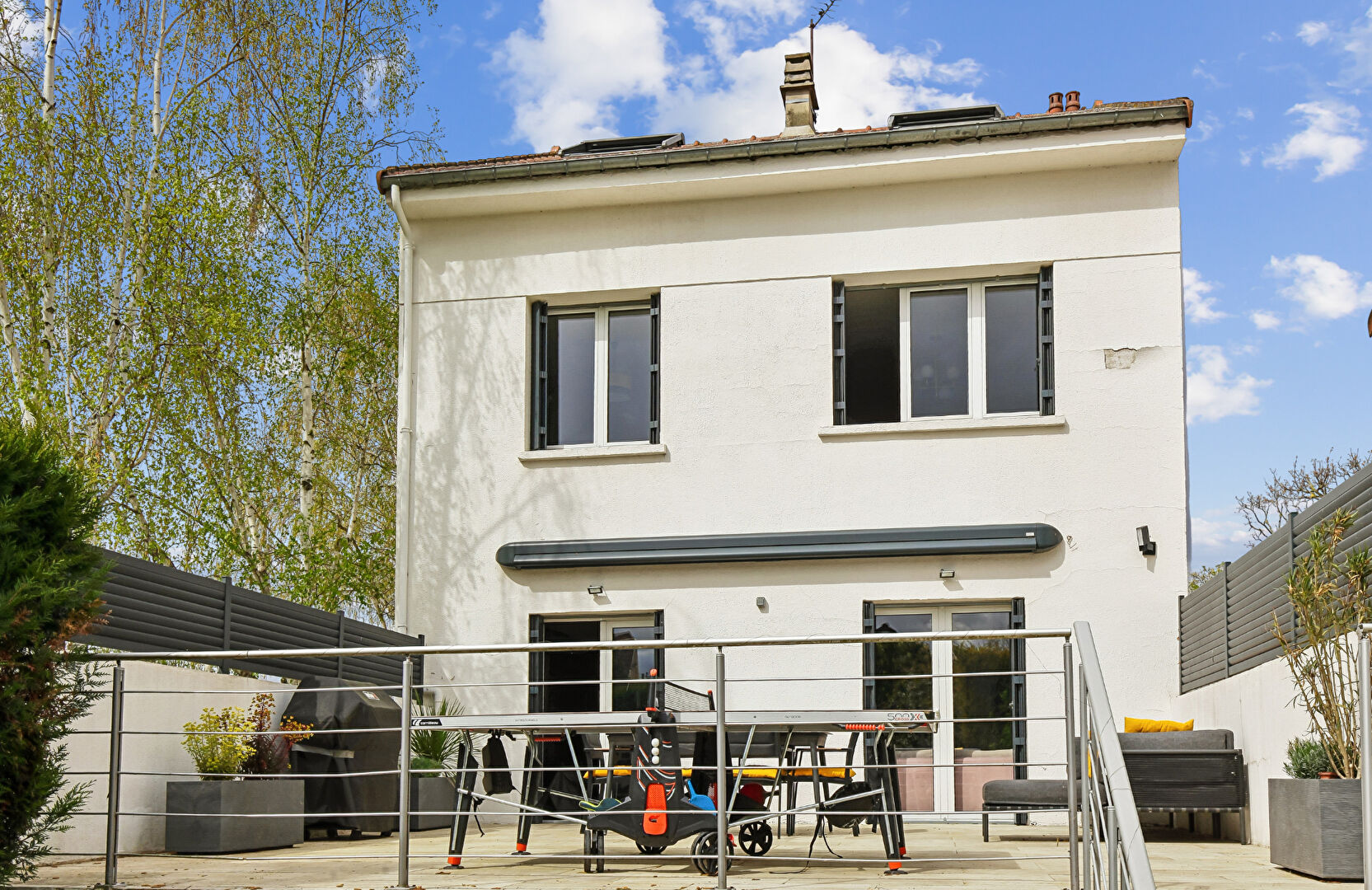 CHATOU – MAISON DE 178 M² – 6 CHAMBRES – SOUS SOL TOTAL – TERRAIN 322 M²- PROCHE ECOLES ET COMMERCES