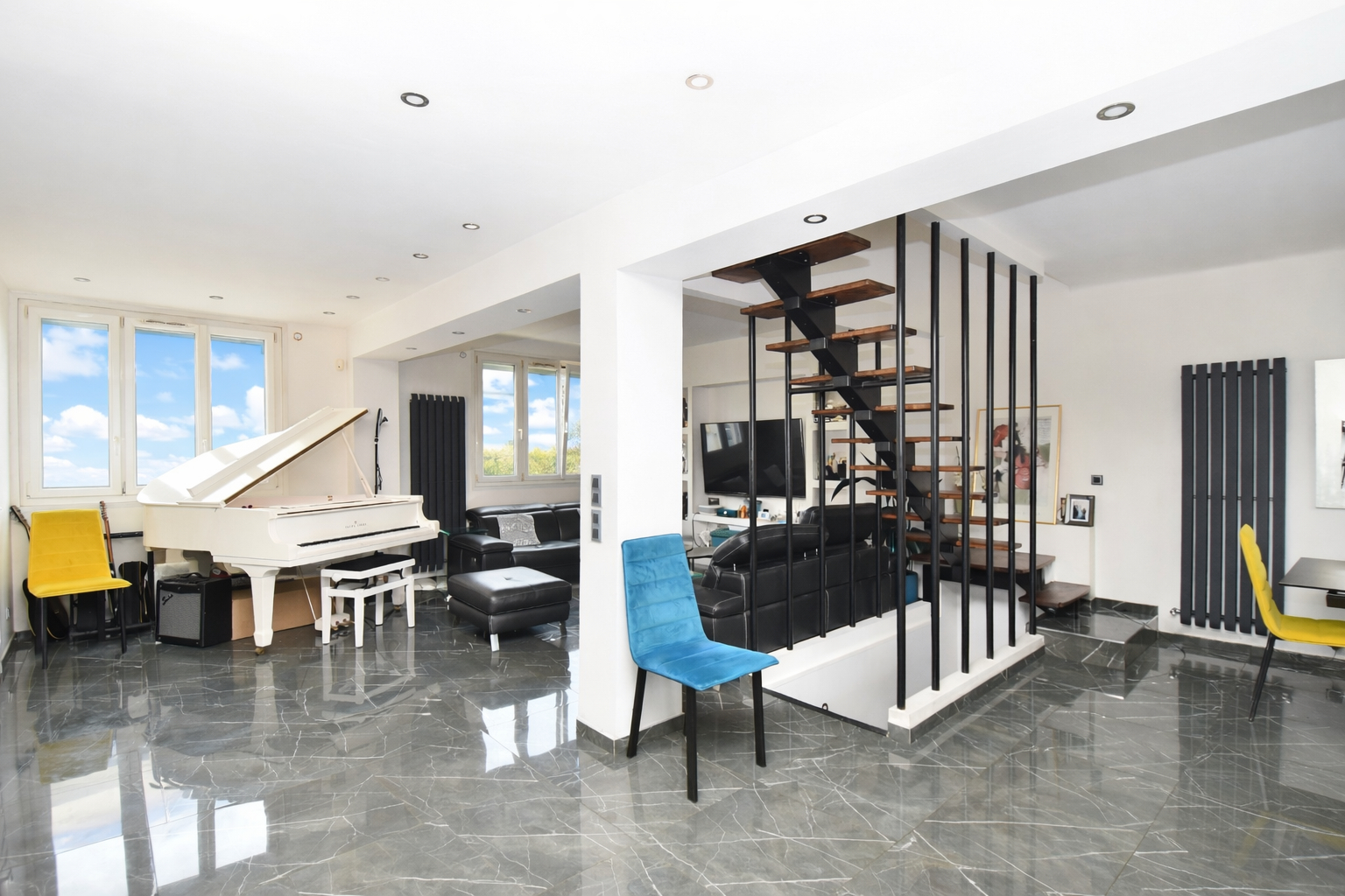 CHATOU – MAISON DE 154 M² RENOVEE  LUMINEUSE – AU CALME – PROCHE ECOLES ET COMMERCES