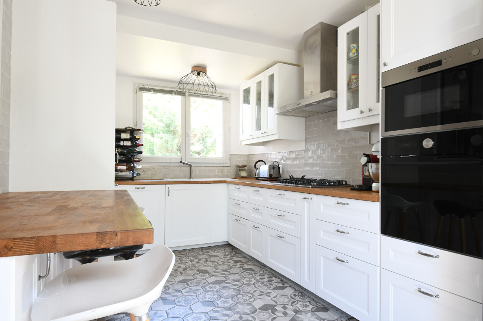 CHATOU – MAISON DE 148 M² – TERRAIN 558 M²  – PROCHE COMMERCES ET ECOLES