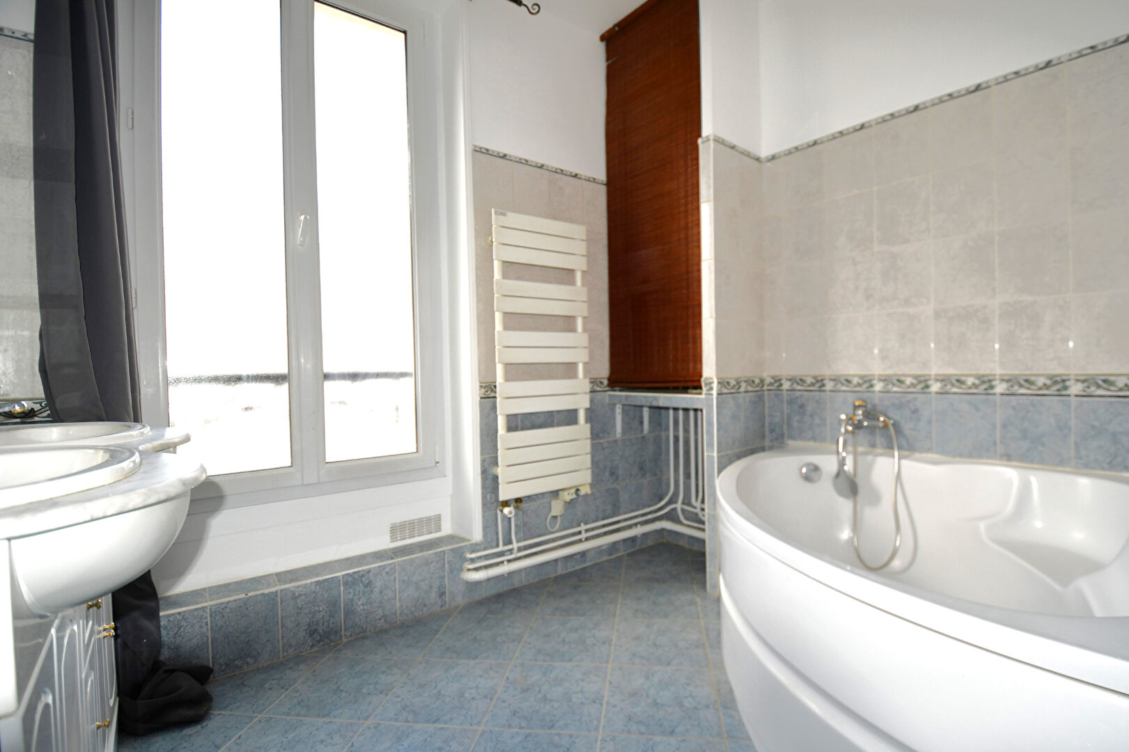 Appartement situé sur le bas CHATOU 4 pièces de 80 m2 au sol
