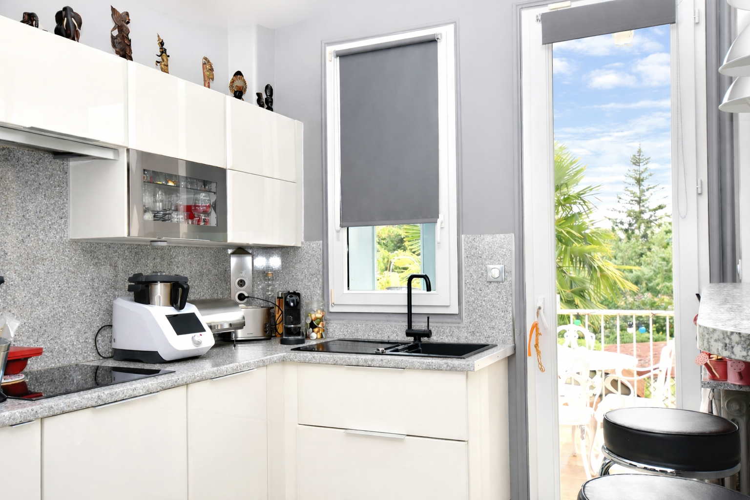 CHATOU – CHARMANTE MAISON LUMINEUSE –  124 M²  AU SOL -3  CHAMBRES  – TERRAIN 318 M² – VUE SEINE