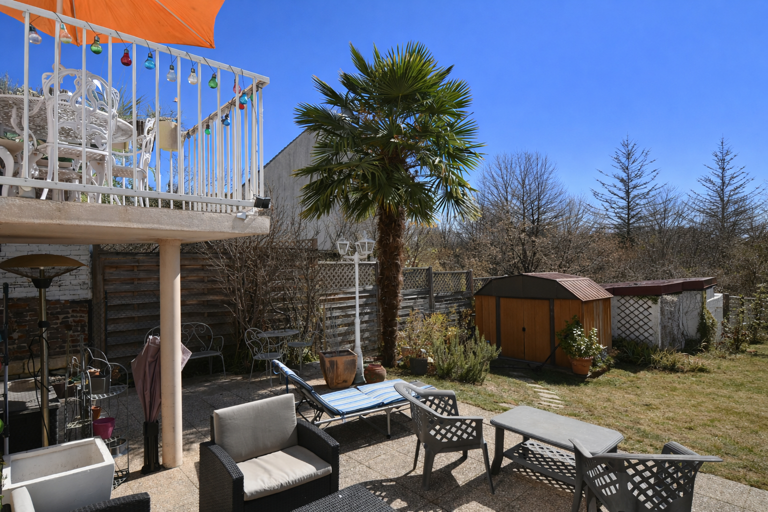 CHATOU – CHARMANTE MAISON LUMINEUSE –  124 M²  AU SOL -3  CHAMBRES  – TERRAIN 318 M² – VUE SEINE