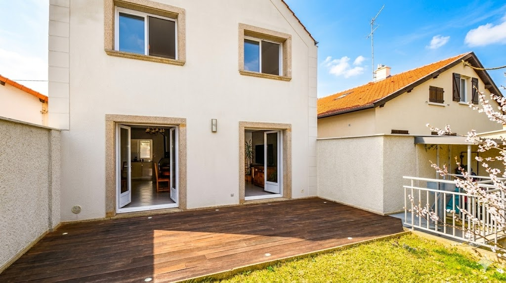 CHATOU – MAISON DE 2010 – 3 CHAMBRES – TERRAIN 186 M² – LUMINEUSE ET CALME – SOUS-SOL TOTAL