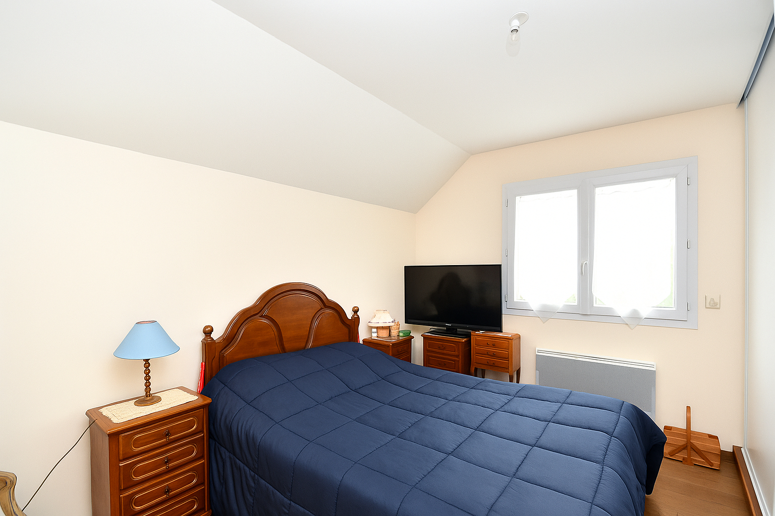 CHATOU – MAISON DE 2010 – 3 CHAMBRES – TERRAIN 186 M² – LUMINEUSE ET CALME – SOUS-SOL TOTAL