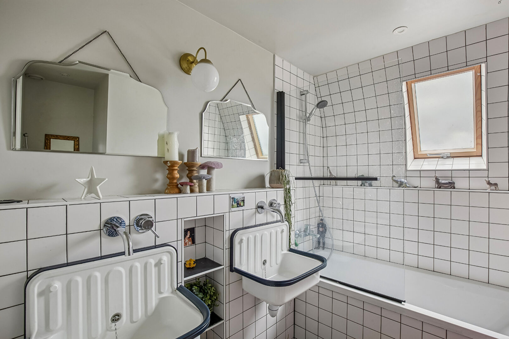 BAS DE CHATOU – HYPER CENTRE – CHARMANTE MAISON MANSART DE 1890 – 5 CHAMBRES – TERRAIN 489 M²4 MN RER