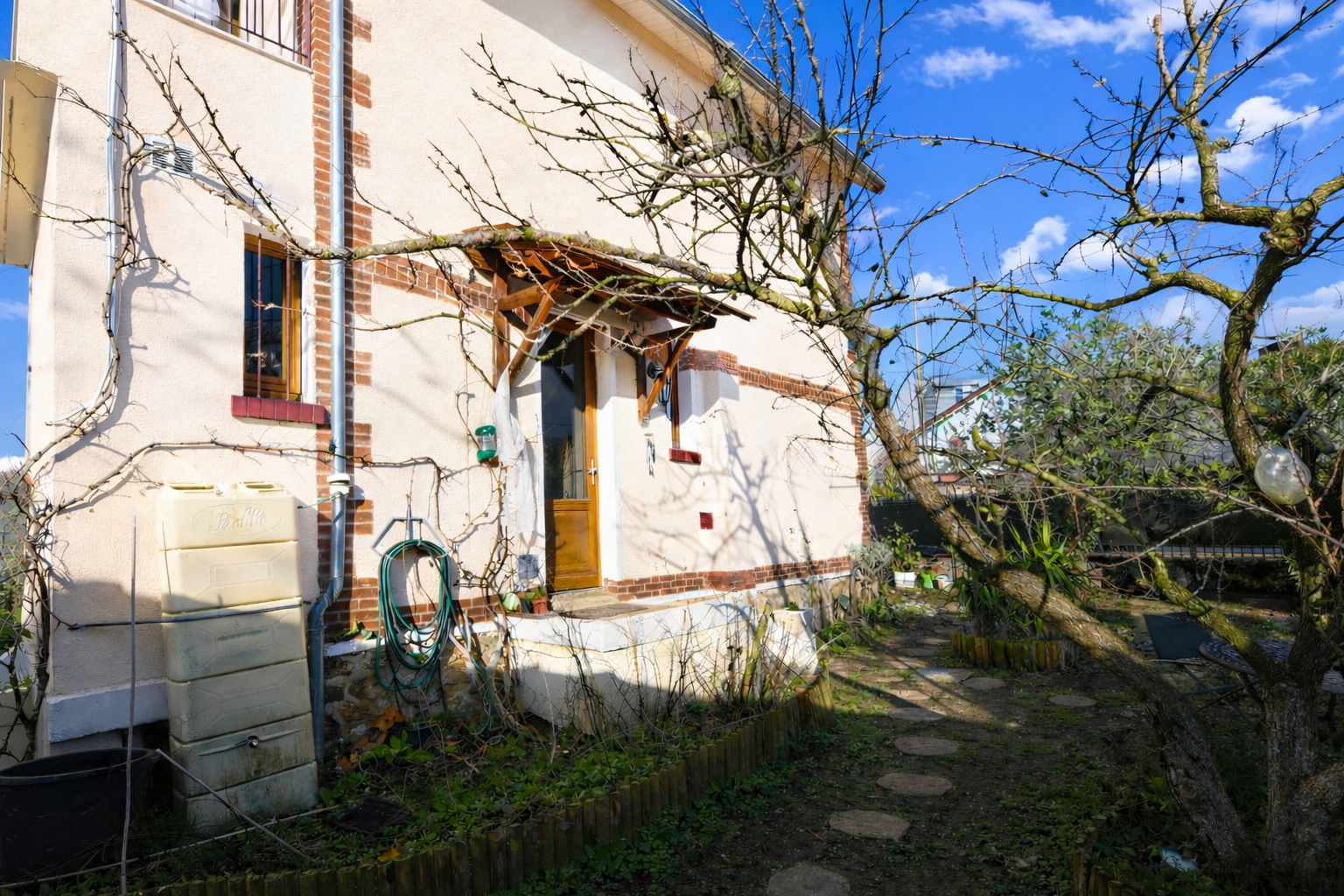 CHATOU – MAISON DE CHARME – 140 M² – TERRAIN 434 M² – DEPENDANCE AMENAGEE