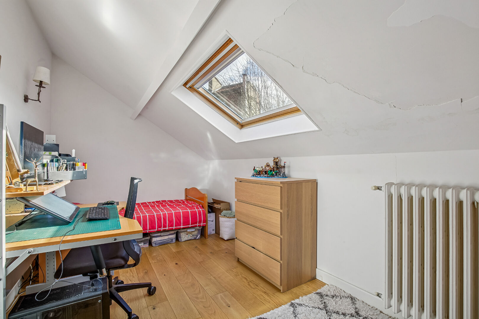 LE VESINET  – HYPER CENTRE – MAISON DE 186 M² – TERRAIN  700 m² – 5 MN RER