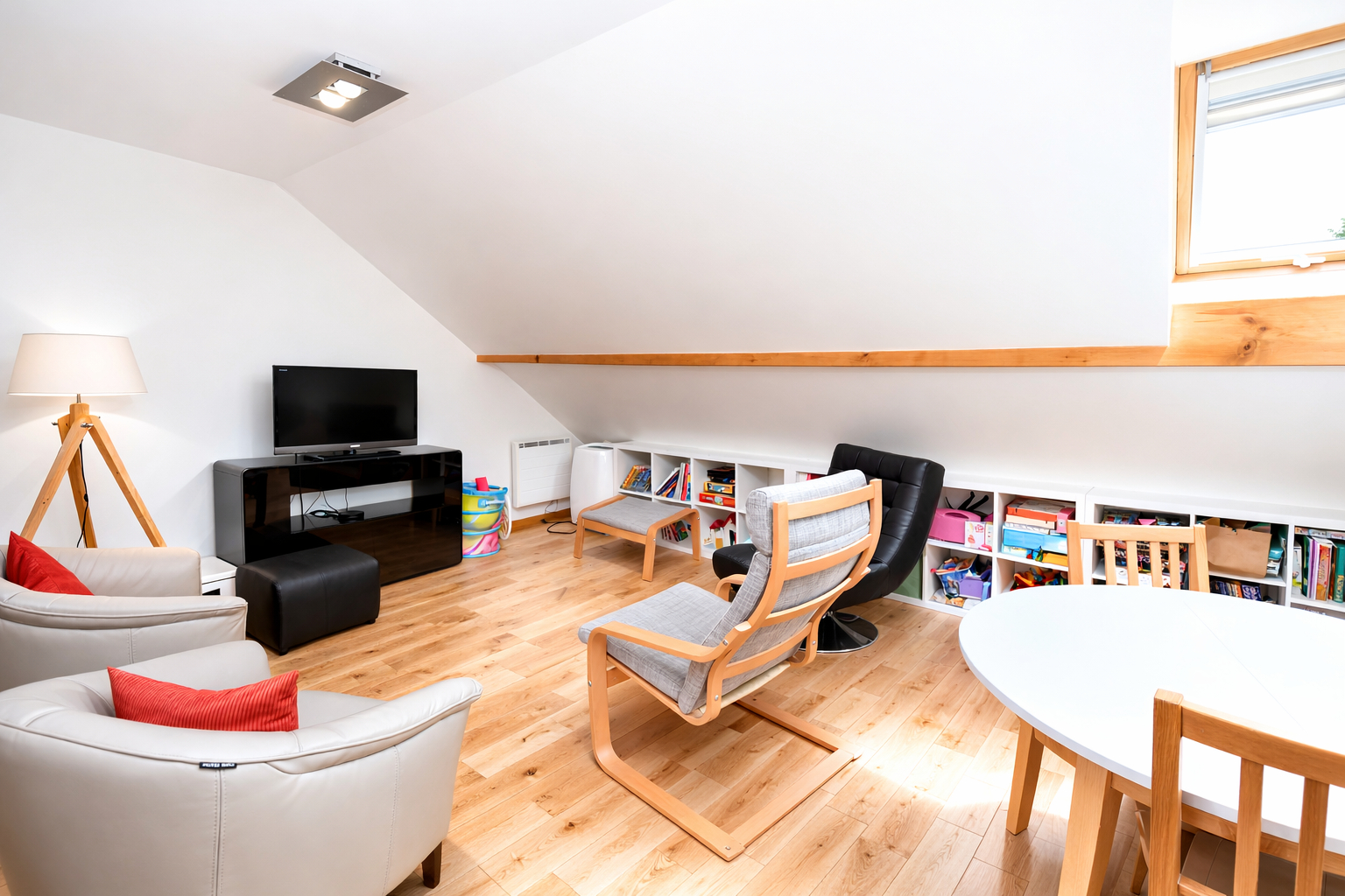 MONTESSON – 3 MN CENTRE VILLE – MAISON DE 135 M² AU SOL – 4 CHAMBRES – TERRAIN 265 m²