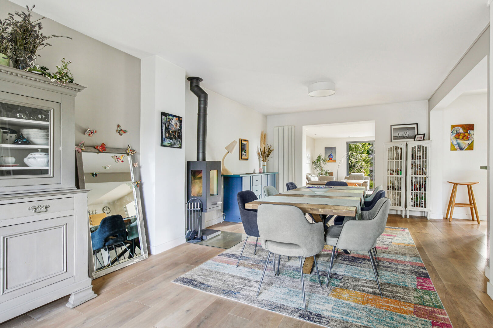 Maison située à Montesson avec 4 chambres de 225 m2 sur  un terrain de 941 m² à 5 mn du centre ville