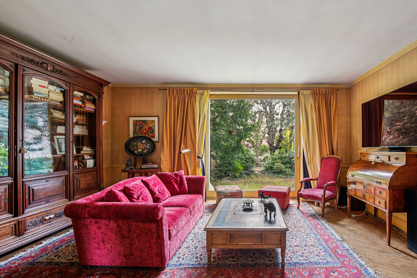 LE VESINET – PROPRIETE DE 232 M² – SALON 66 M²  – 4 CHAMBRES – TERRAIN 1474 M²  – DEPENDANCE AMENAGEE 60 M² –  10 MN RER