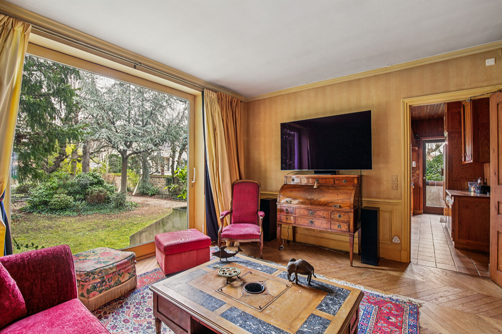 LE VESINET – PROPRIETE DE 232 M² – SALON 66 M²  – 4 CHAMBRES – TERRAIN 1474 M²  – DEPENDANCE AMENAGEE 60 M² –  10 MN RER