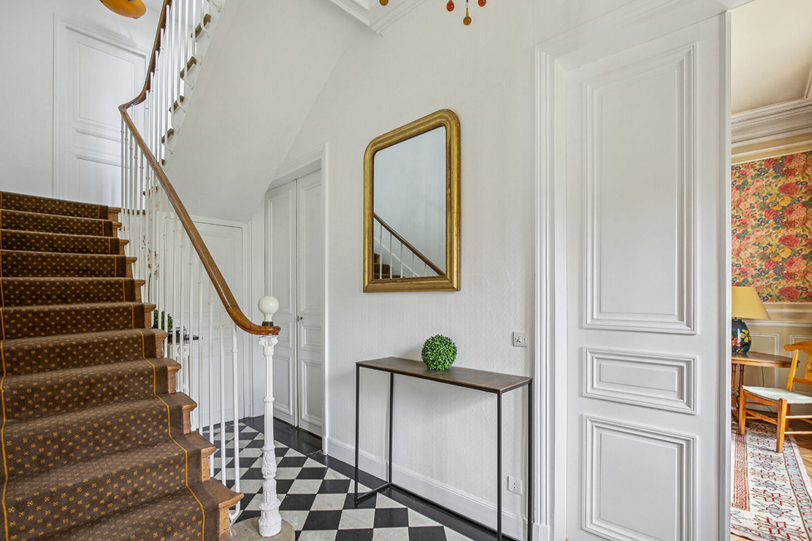 LE VESINET – PROPRIETE DE 232 M² – SALON 66 M²  – 4 CHAMBRES – TERRAIN 1474 M²  – DEPENDANCE AMENAGEE 60 M² –  10 MN RER