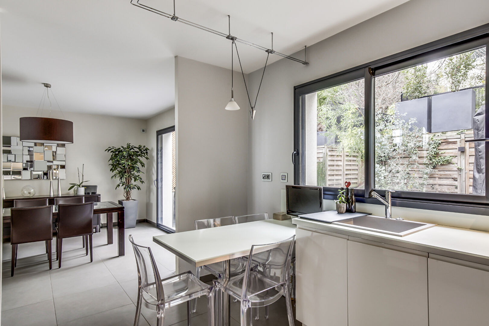 CHATOU – MAISON CONTEMPORAINE 200 M² AU SOL – 152 M² HAB. – TERRAIN  425 M²