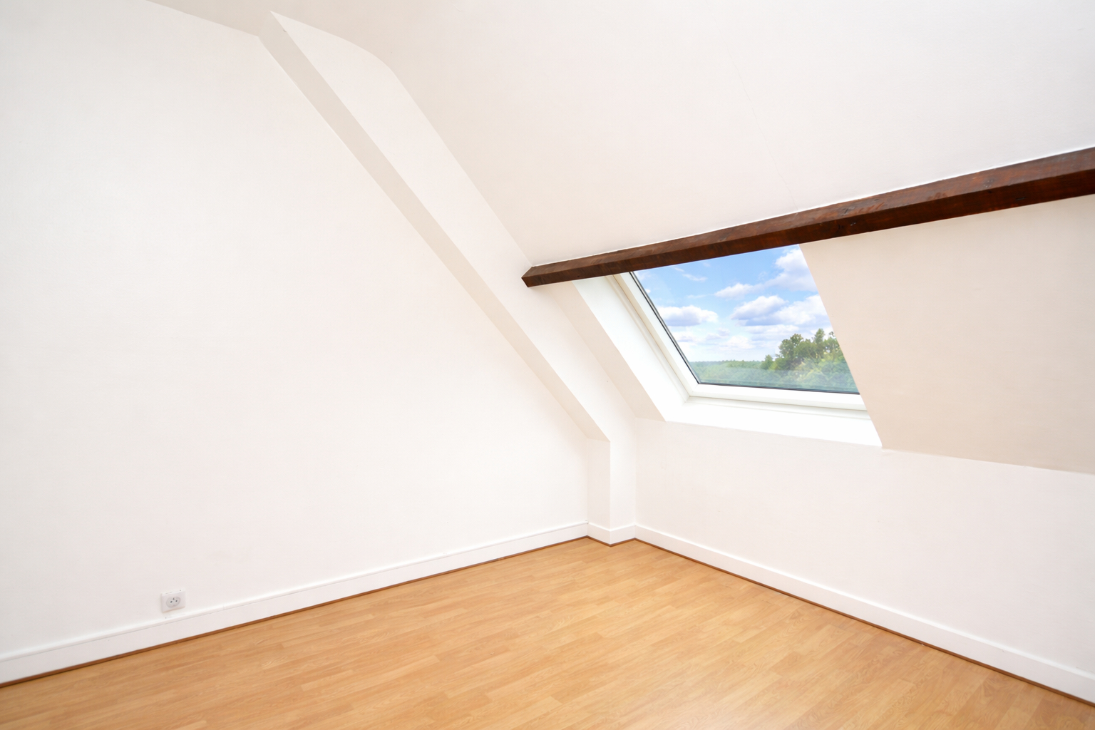 LE PECQ CANADA – MAISON DE130 M² – 5 CHAMBRES – TERRAIN 781 M² – 10 MN RER