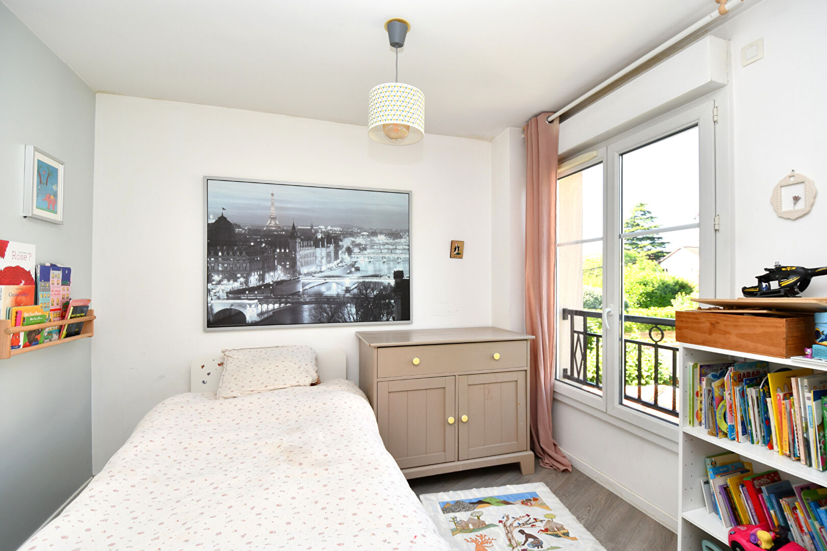 MAISON située à CHATOU sur 3 niveaux avec jardin