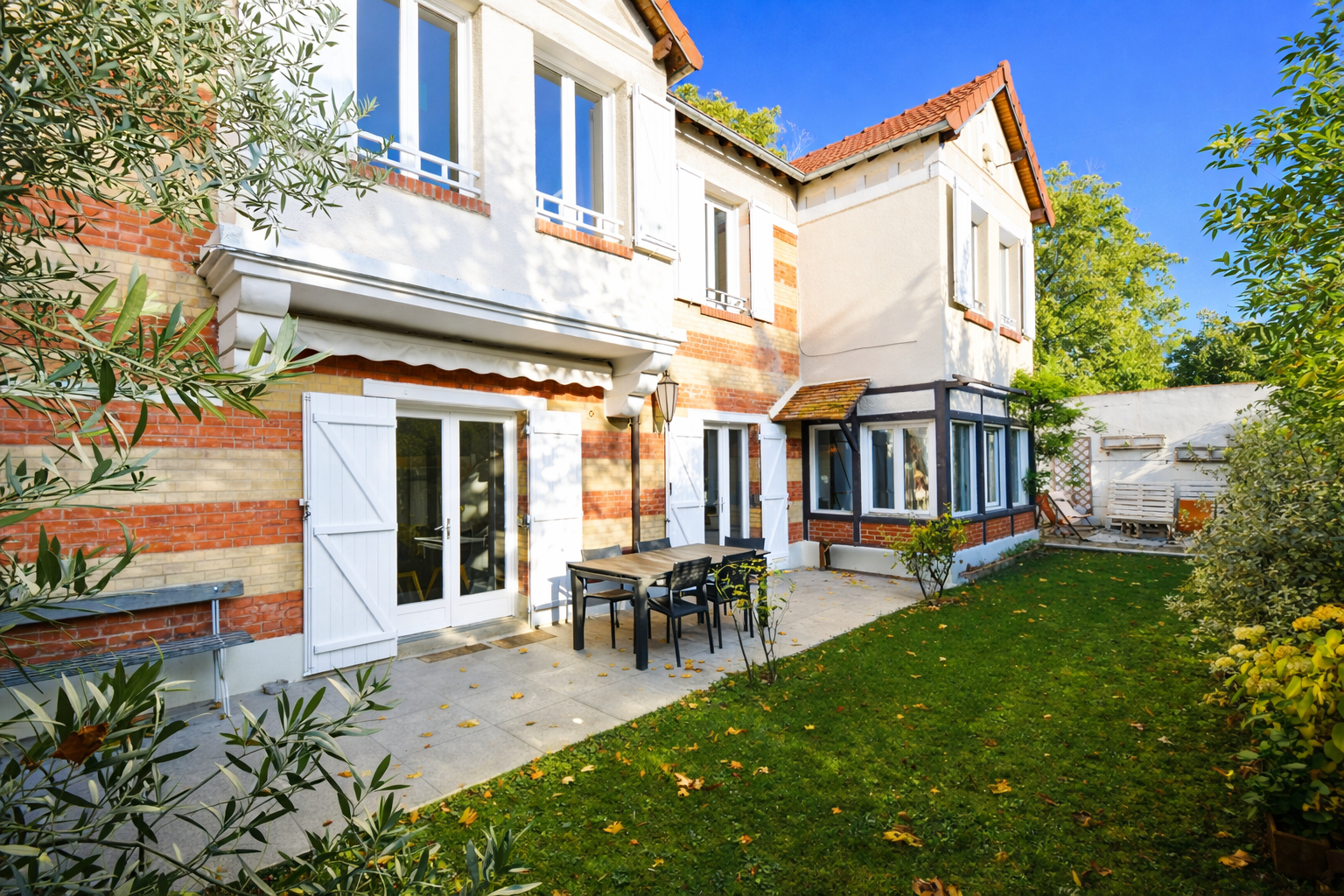 CHATOU BAS – SECTEUR BRIMONT – 10 MN RER – CHARMANTE MAISON DE 143 M² – DEPENDANCE AMENAGEE DE 13,56 m² au calme absolu, sans vis-à-vis