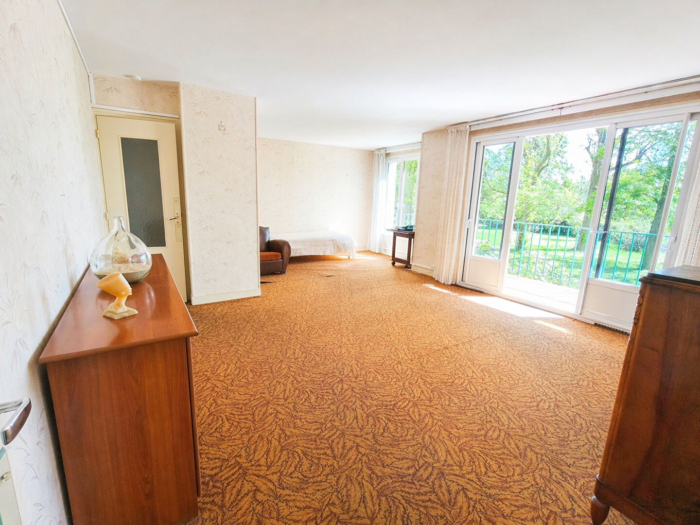 CHATOU  appartement 4 pièces de 74.5 m² avec 2 chambres et possibilité de 3, cave et box