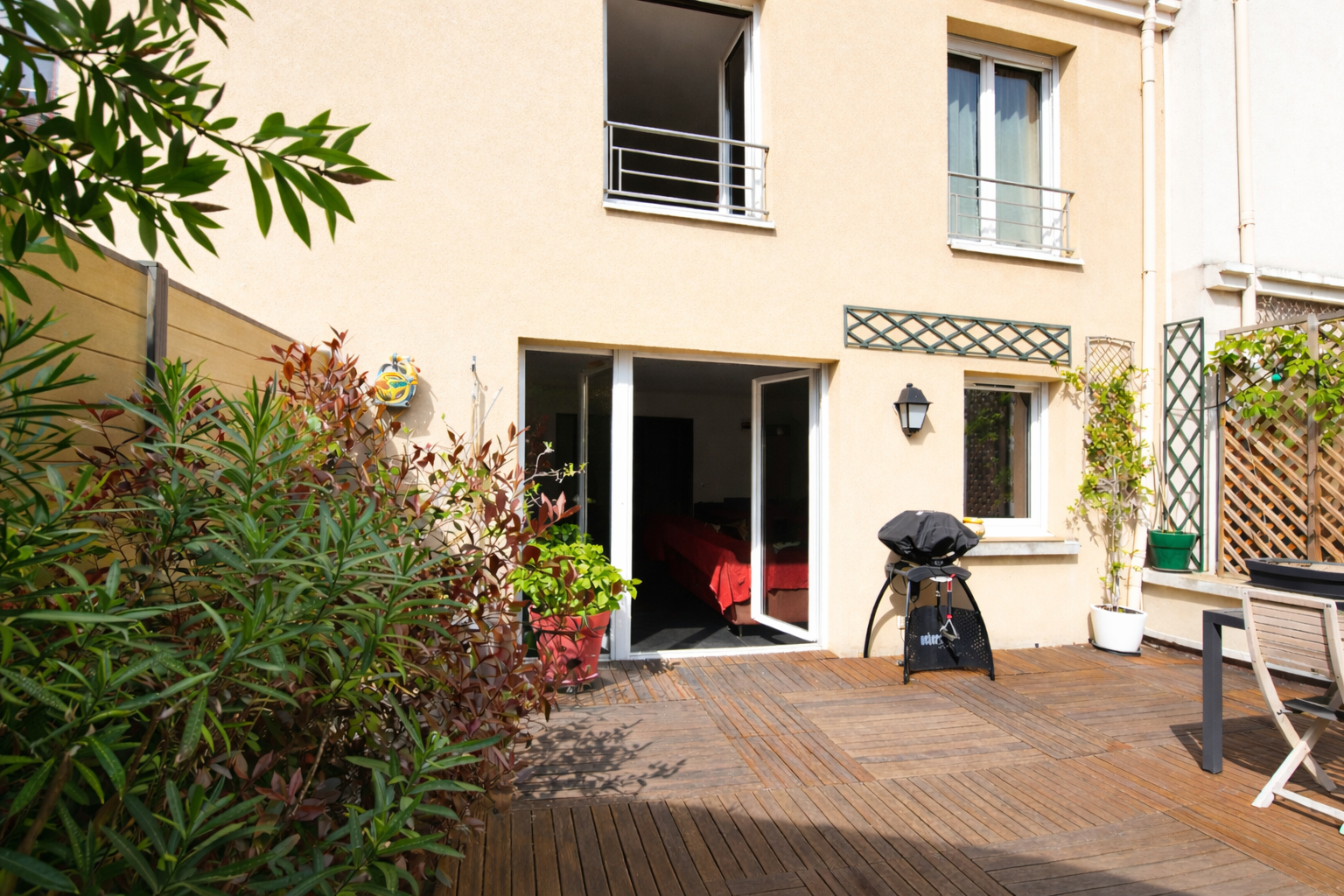 MONTESSON CENTRE VILLAGE Maison de 140 m² avec 4 chambres et sous-sol total avec garage