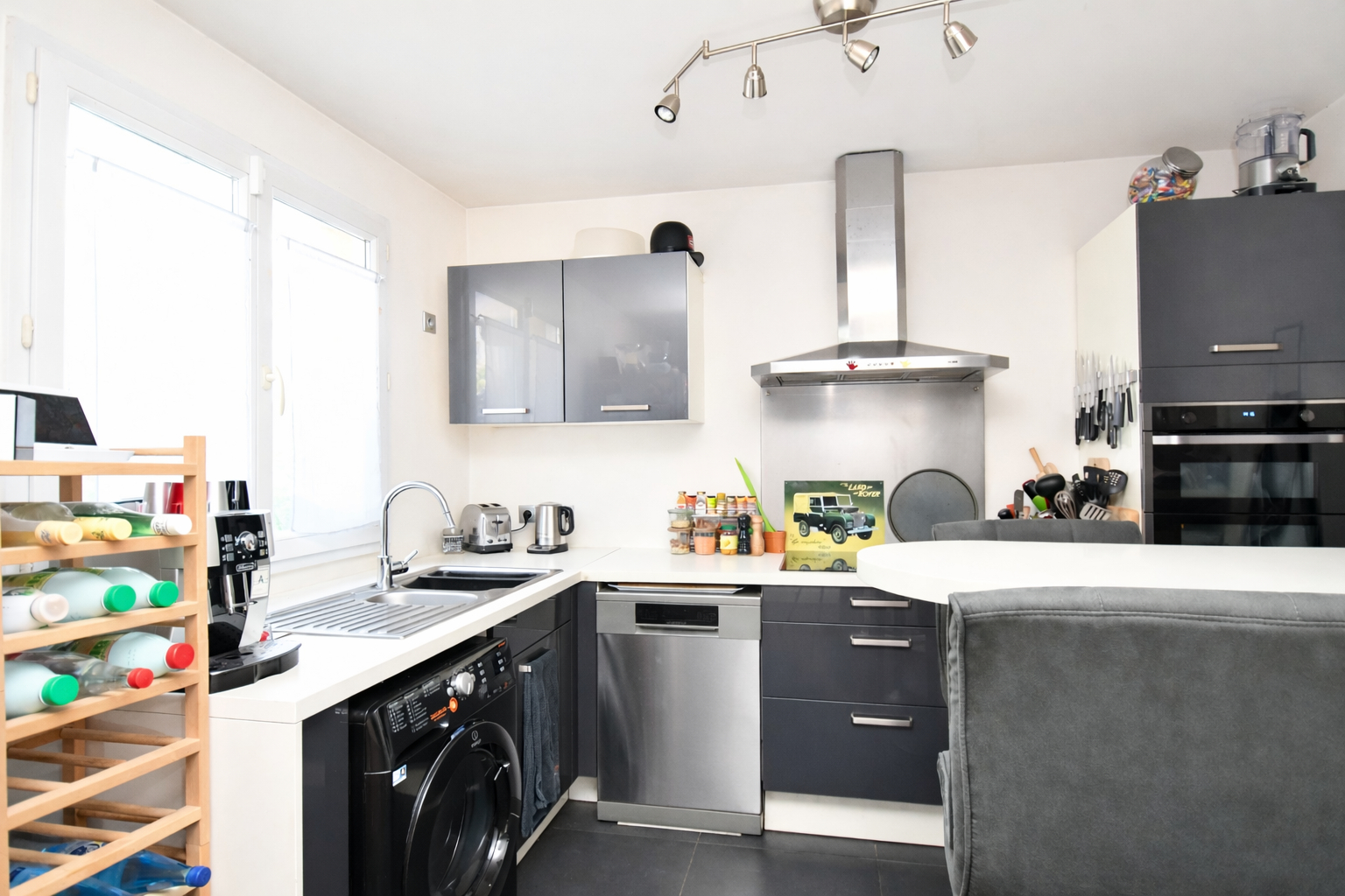 MONTESSON CENTRE VILLAGE Maison de 140 m² avec 4 chambres et sous-sol total avec garage