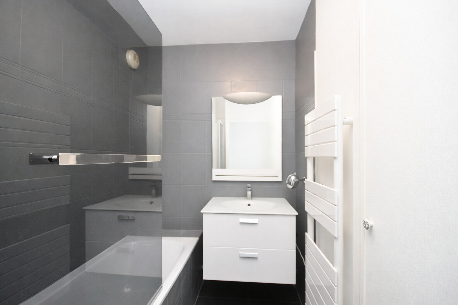 MONTESSON CENTRE VILLAGE Maison de 140 m² avec 4 chambres et sous-sol total avec garage