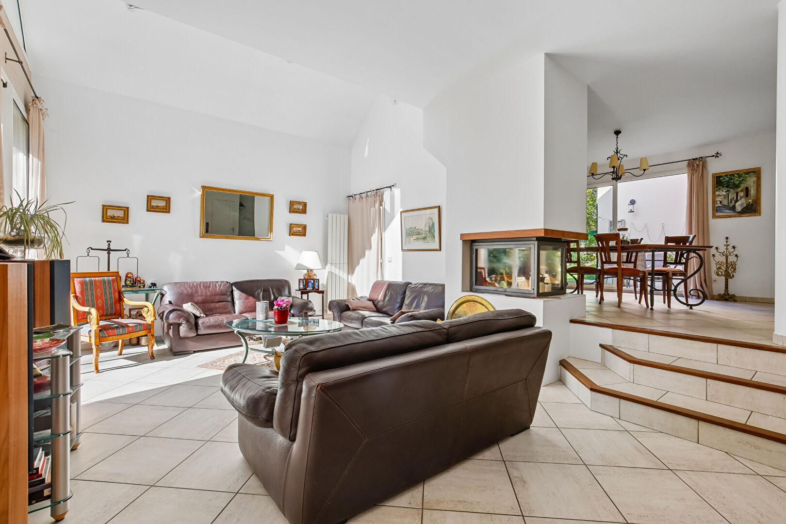 EXCLUSIVITE CHATOU – MAISON CONTEMPORAINE DE 190  M² – TERRAIN 706 M² – SOUS-SOL – AU CALME- LUMINEUX – SANS VIS A VIS