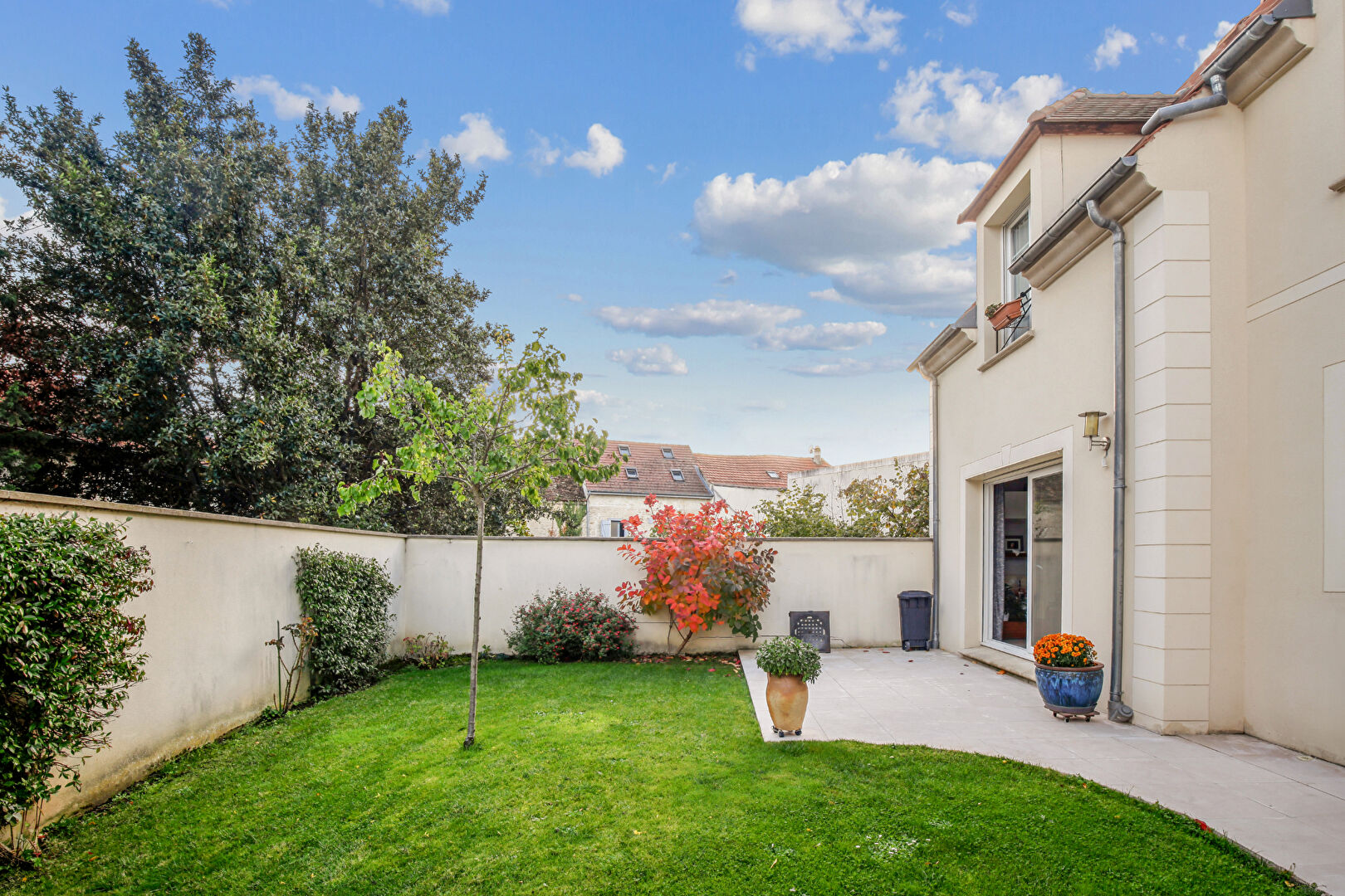 MONTESSON centre ville, maison familiale de 173 m2  au sol avec 5 chambres sur un terrain de 420 m²