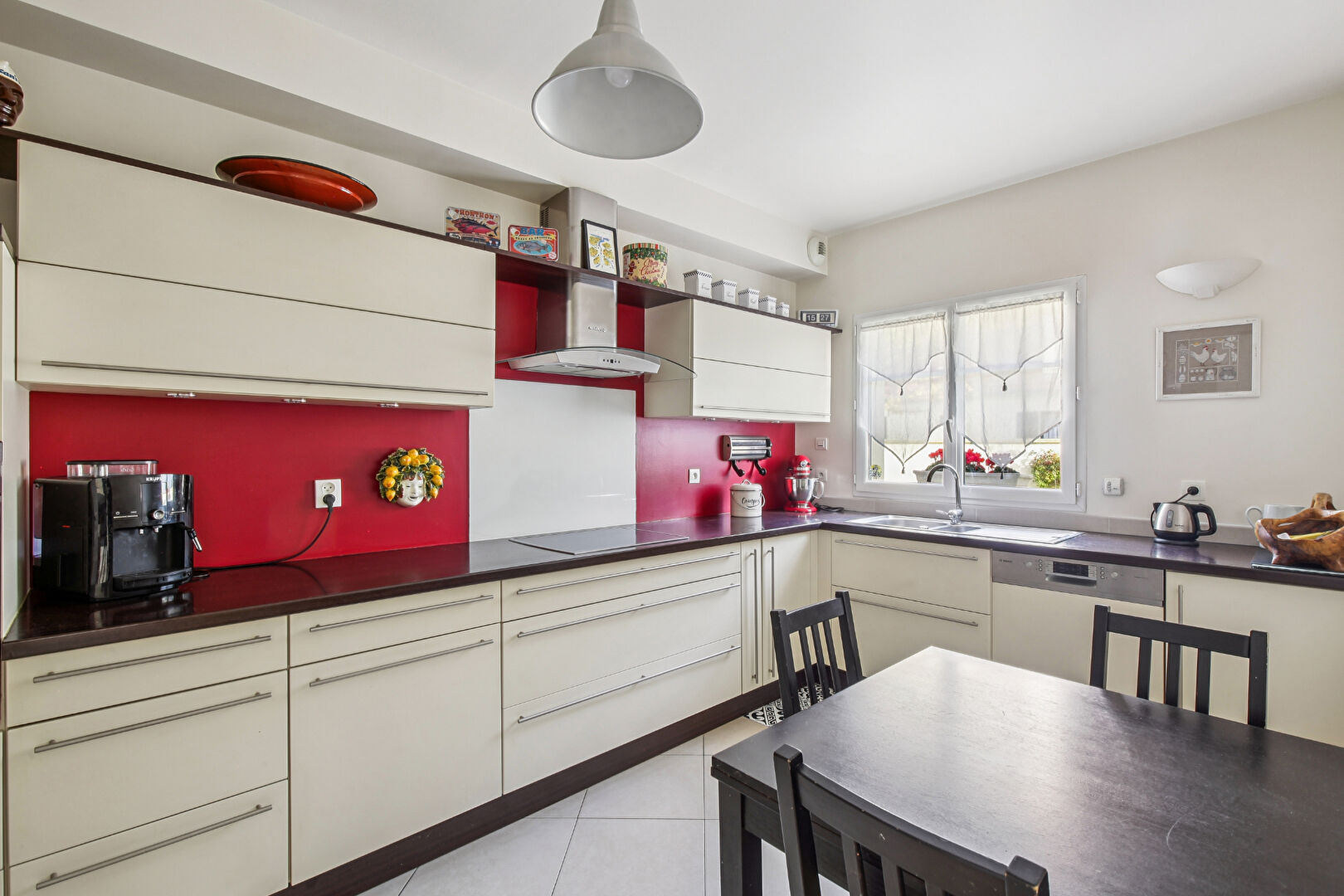 MONTESSON centre ville, maison familiale de 173 m2  au sol avec 5 chambres sur un terrain de 420 m²