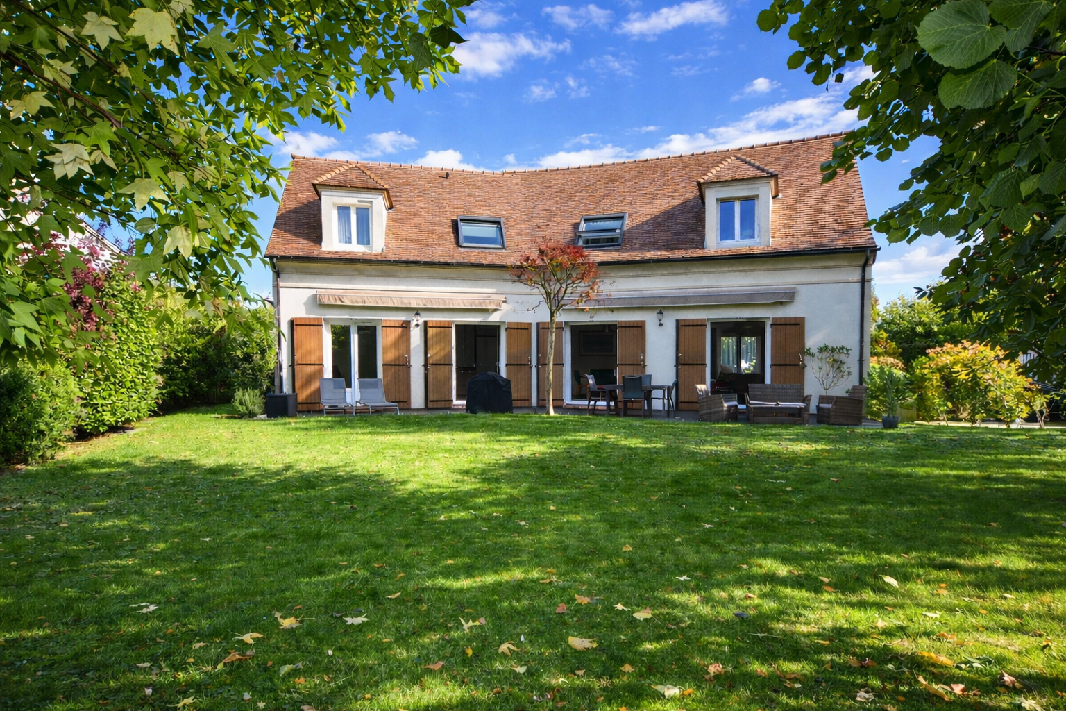 CROISSY-SUR-SEINE – MAISON FAMILIALE -180 M² AU SOL – 4 CHAMBRES – TERRAIN 800 M²- LUMINEUSE ET AU CALME