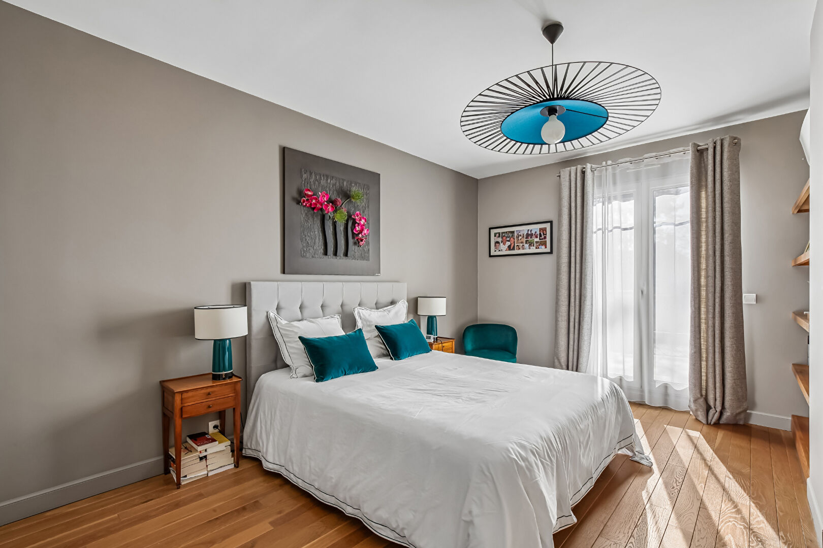 LE VESINET 4 MIN RER, MAGNIFIQUE PROPRIETE CONTEMPORAINE –  256 M² – TERRAIN 1202 M² – BELLES PRESTATIONS