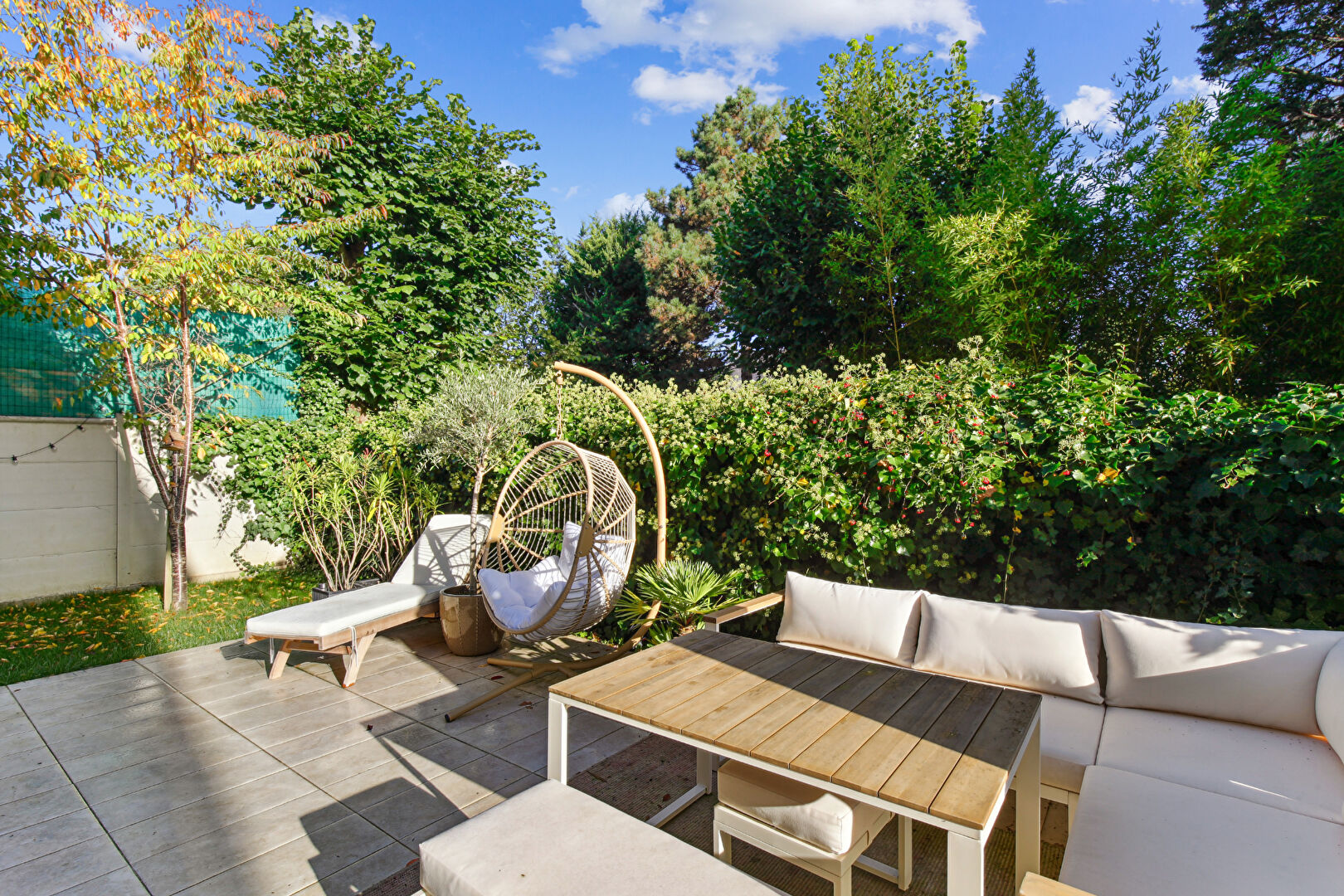 Appartement situé à CHATOU avec 3 chambres de 98 m2 avec jardin de 100 m² à 10 mn du RER