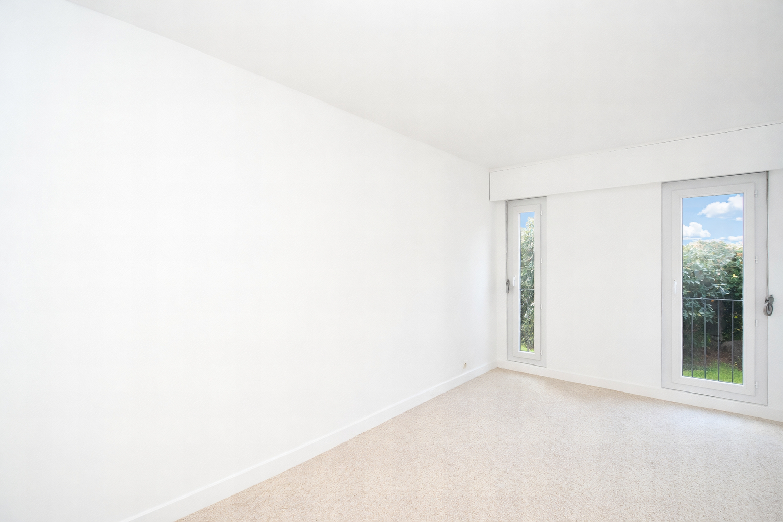 BAS DE CHATOU – 7 MN RER – APPARTEMENT 5 PIECES 98 M²  – TERRASSE 31 m² – CAVE ET PARKING