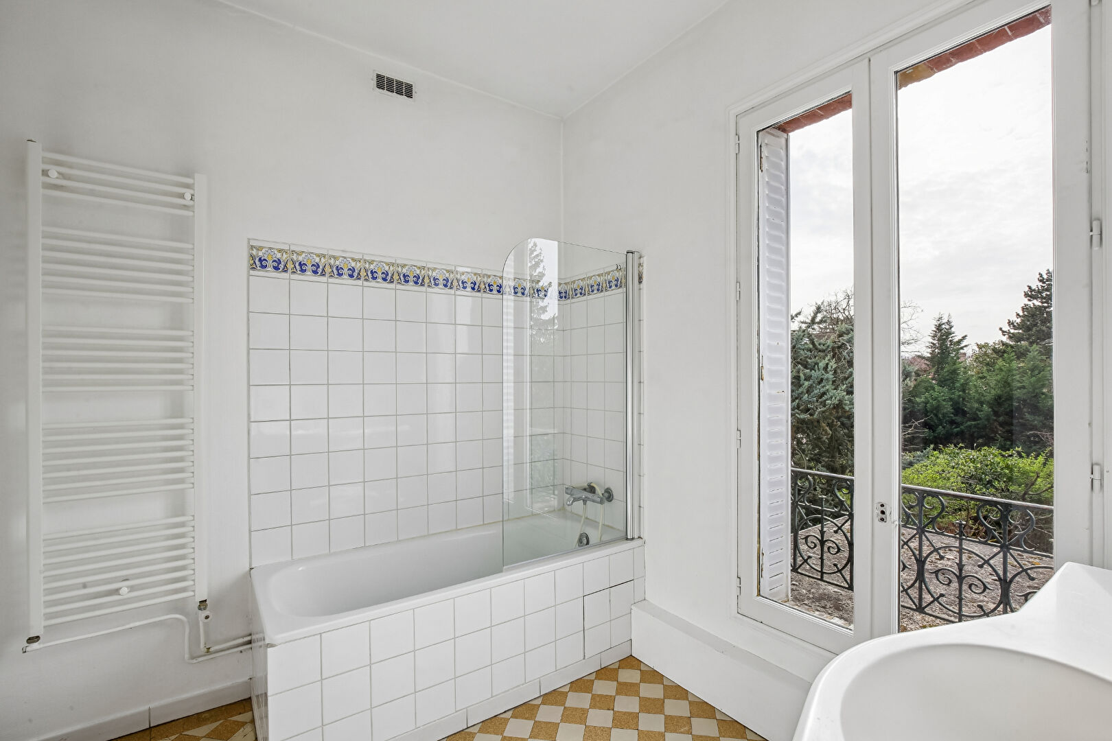 LE VESINET – MAISON DE CHARME – 6 CHAMBRES – 155 M² AU SOL – TERRAIN 572 M² – 5 mn RER