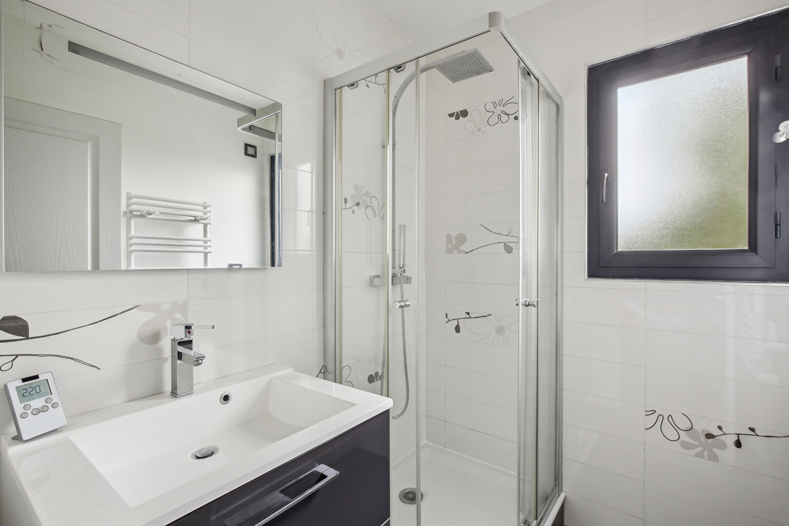 CHATOU – MAISON CONTEMPORAINE 200 M² AU SOL – 152 M² HAB. – TERRAIN  425 M²