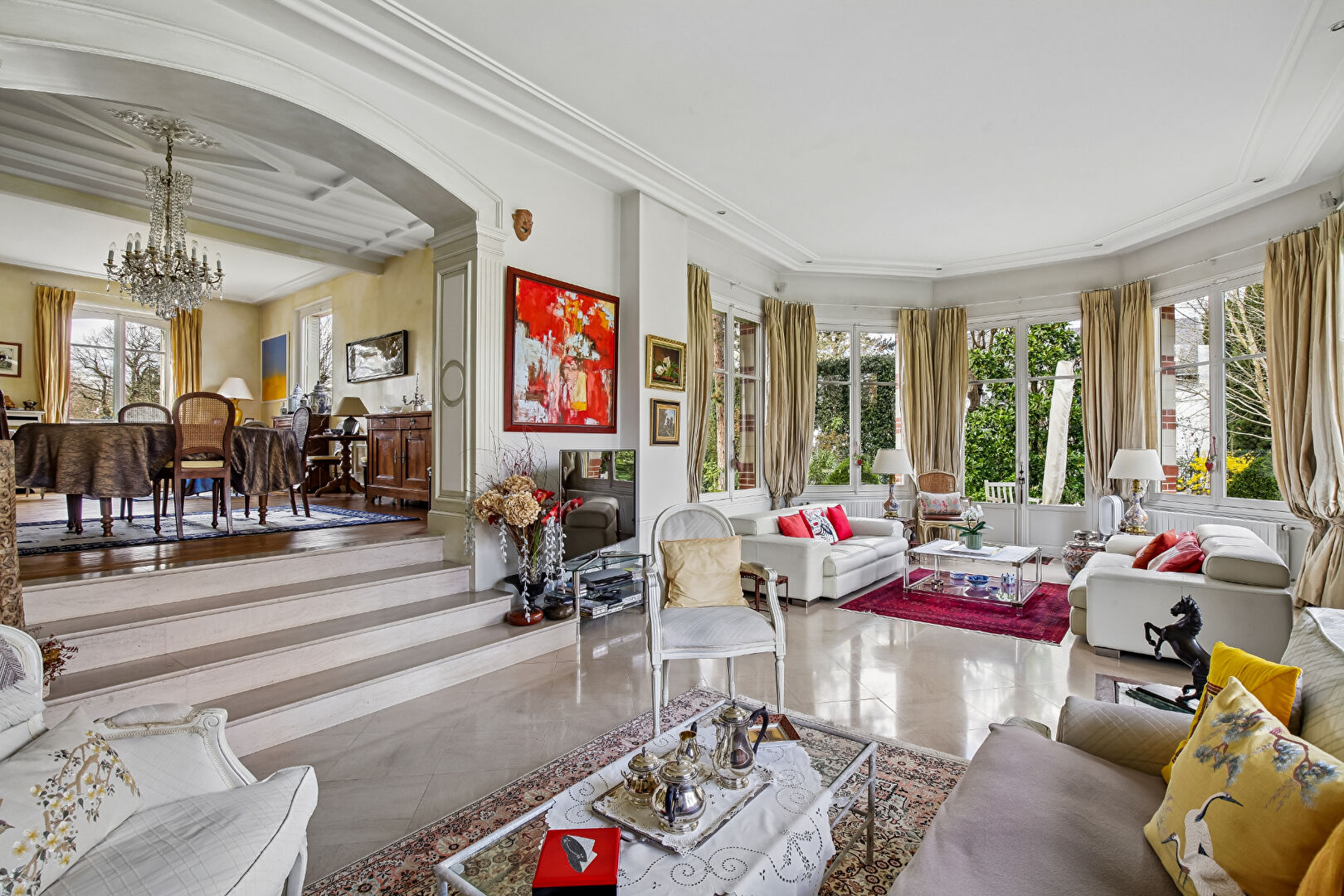 LE VESINET SUD – MAGNIFIQUE PROPRIETE DE 308 M² –  6 CHAMBRES – TERRAIN 1541 M²  – PISCINE – DEPENDANCE AMENAGEE 18 M² –