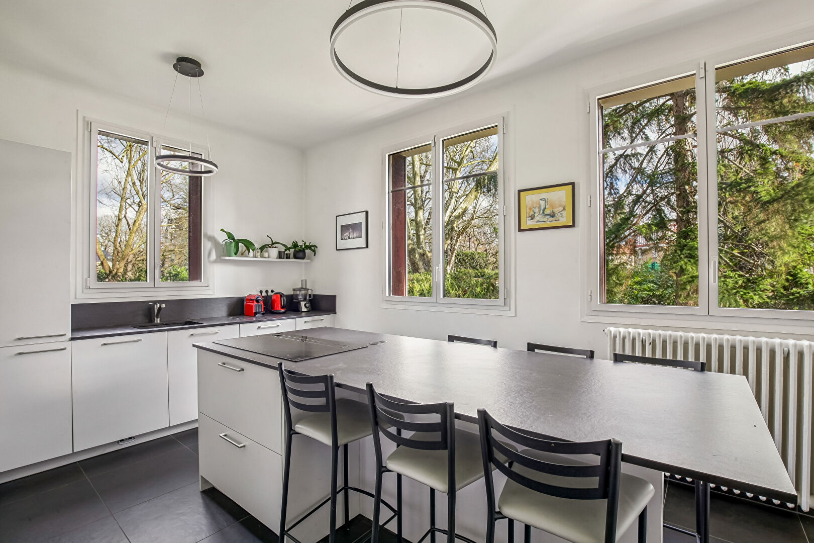 LE VESINET  – HYPER CENTRE – MAISON DE 186 M² – TERRAIN  700 m² – 5 MN RER