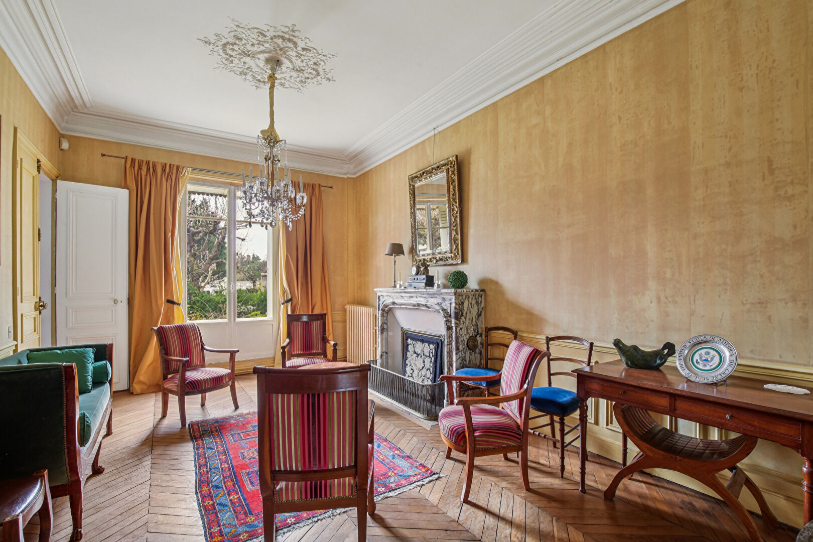 LE VESINET – PROPRIETE DE 232 M² – SALON 66 M²  – 4 CHAMBRES – TERRAIN 1474 M²  – DEPENDANCE AMENAGEE 60 M² –  10 MN RER