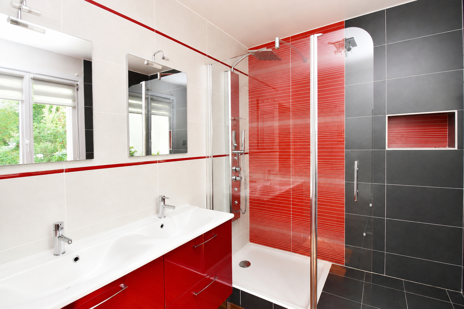 CHATOU, maison de 188 m² au sol et 163m² habitable sur un terrain 477 m²