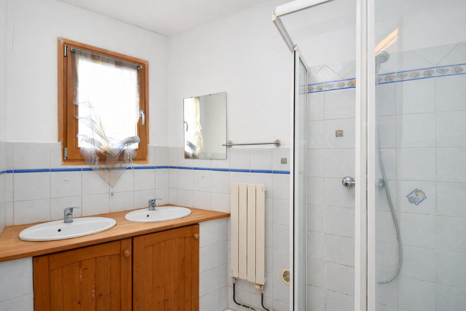 CHATOU – MAISON DE CHARME – 140 M² – TERRAIN 434 M² – DEPENDANCE AMENAGEE