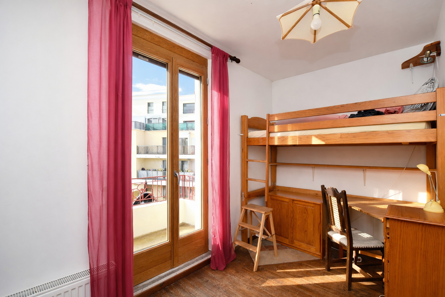 CHATOU – MAISON DE CHARME – 140 M² – TERRAIN 434 M² – DEPENDANCE AMENAGEE