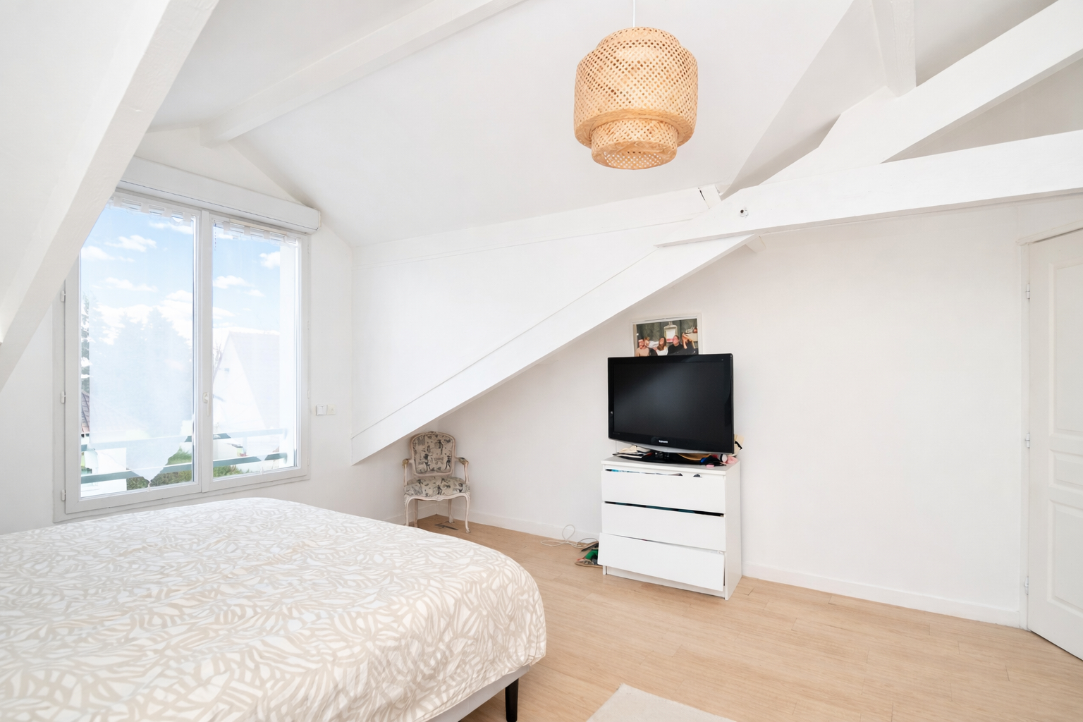 LE VESINET – MAISON 6 CHAMBRES  – TERRAIN 404 M² – 12 MN RER