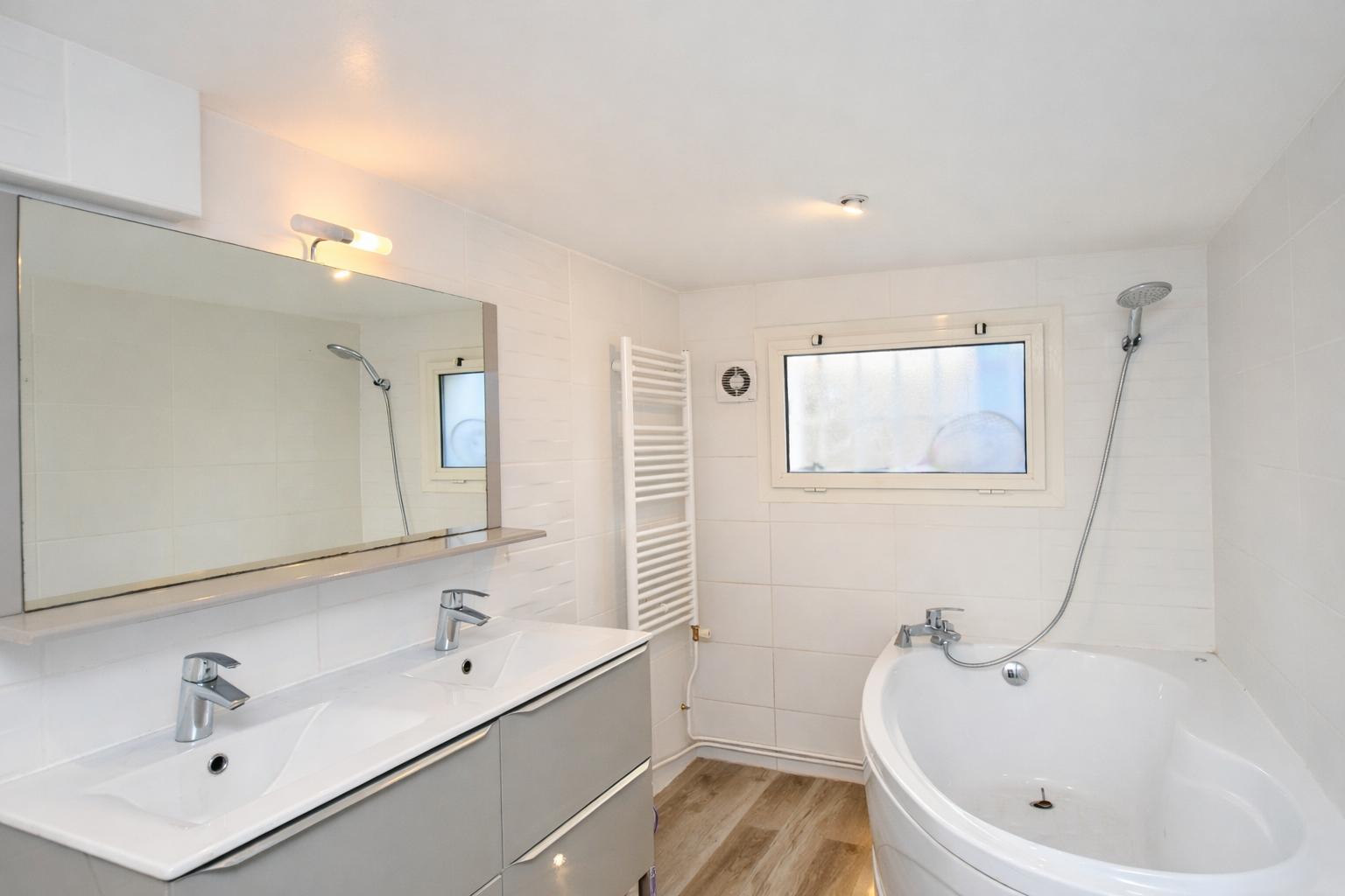 LE VESINET – MAISON 6 CHAMBRES  – TERRAIN 404 M² – 12 MN RER