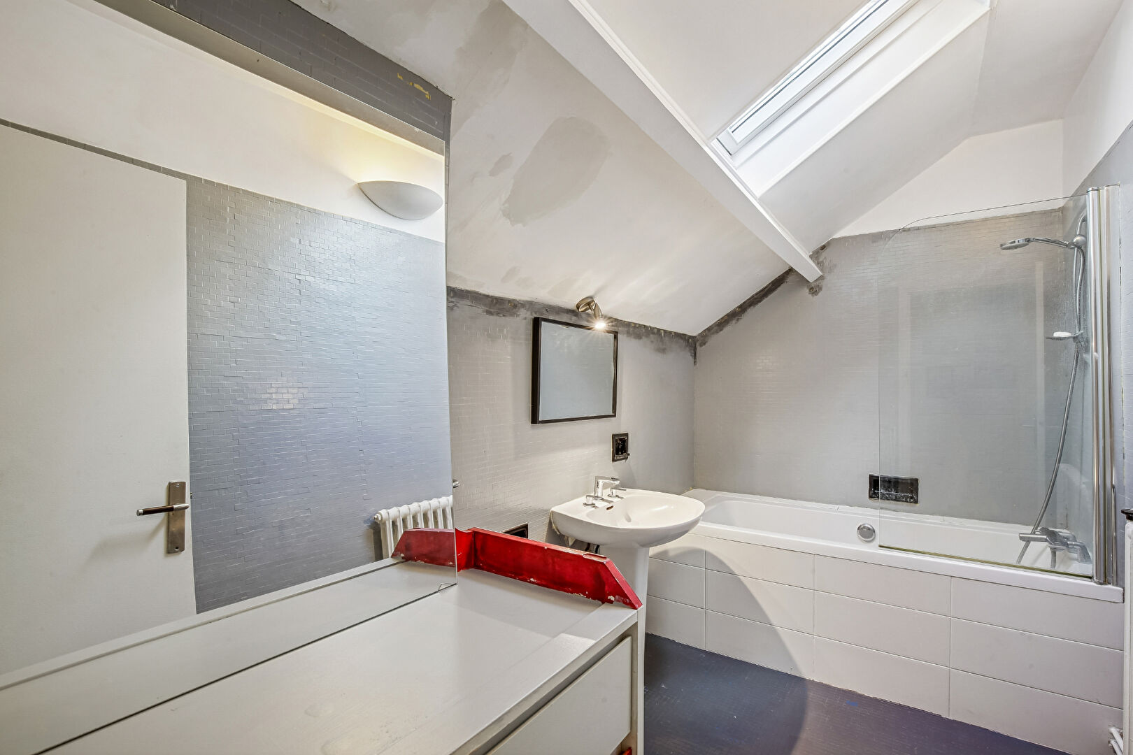 LE VESINET  – HYPER CENTRE – MAISON DE 186 M² – TERRAIN  700 m² – 5 MN RER